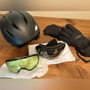 Electric ski goggles with snow lens